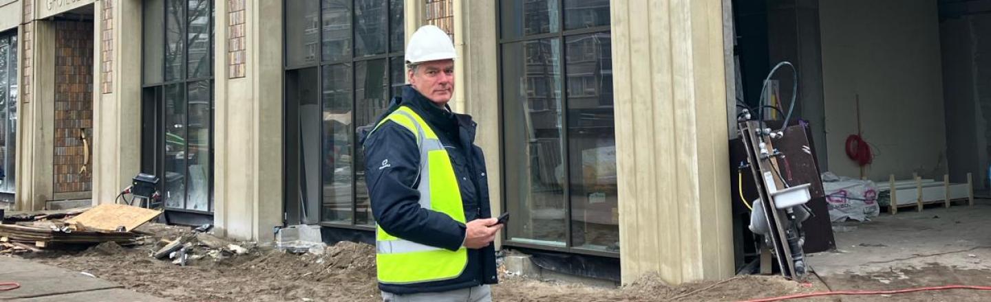 Een kijkje op de bouw: Directeur Niels op projectbezoek! 